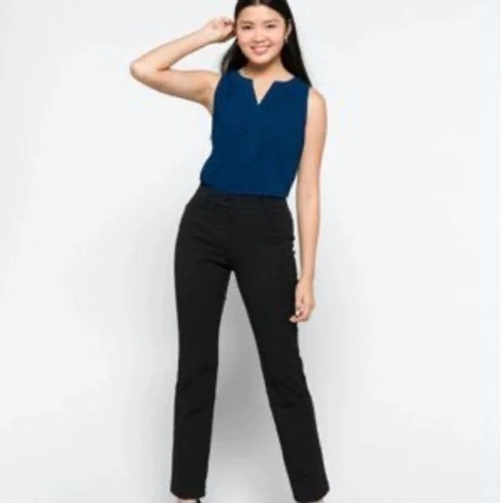 41 Hawthorn Stitch Fix Black Ankle Pants Mid Rise Crop Curved‎ - Size 4